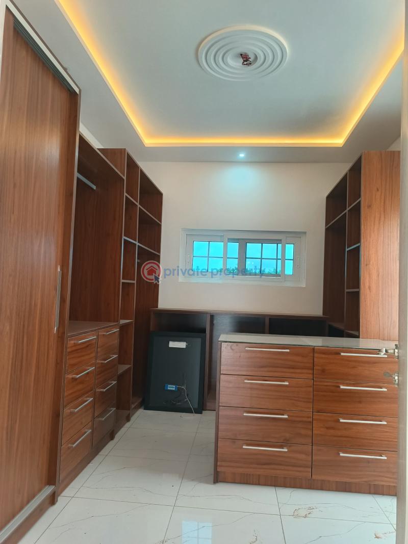 7 bedroom House For Sale East Legon Accra - 1
