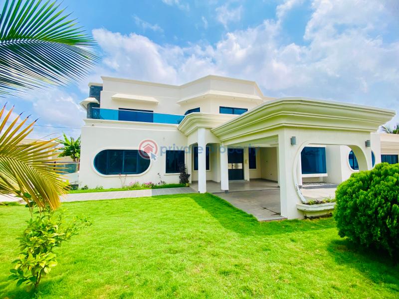 8 bedroom House For Sale American House East Legon Accra - 2