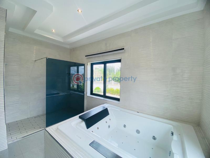 8 bedroom House For Sale American House East Legon Accra - 16
