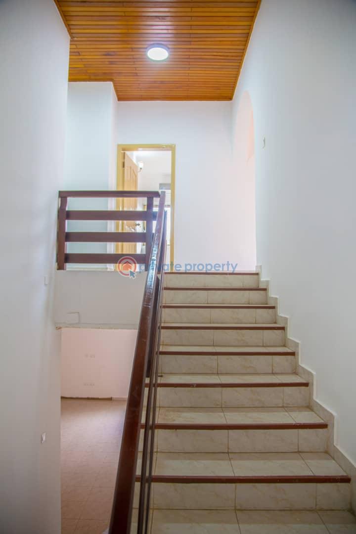 4 bedroom Detached Duplex For Sale Regimanuel Gray Estate, East Airport Spintex Road Accra - 14
