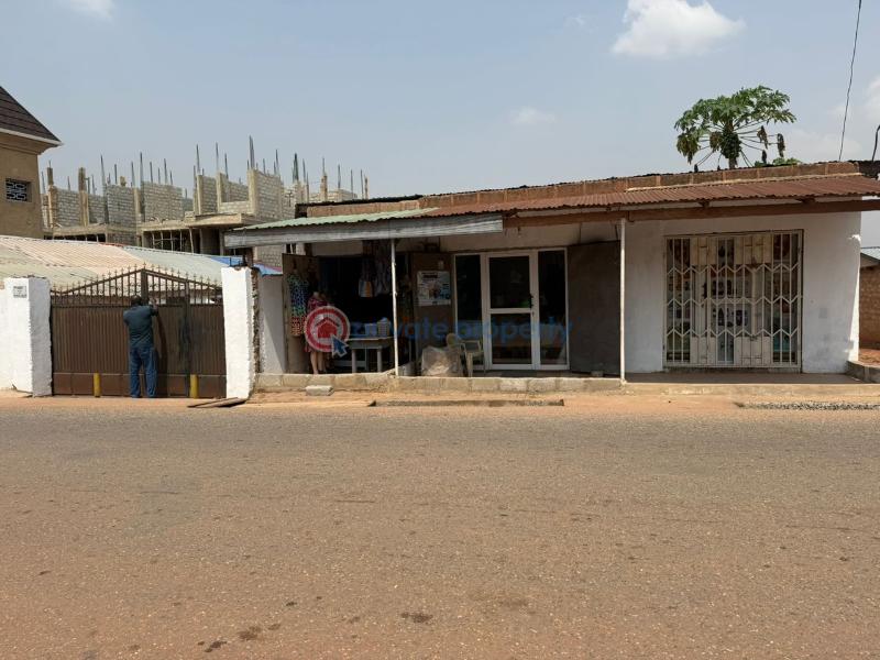 6 bedroom Apartment For Sale Sowutoum Omanjour Sowutuom Ga Central Municipal Accra - 0