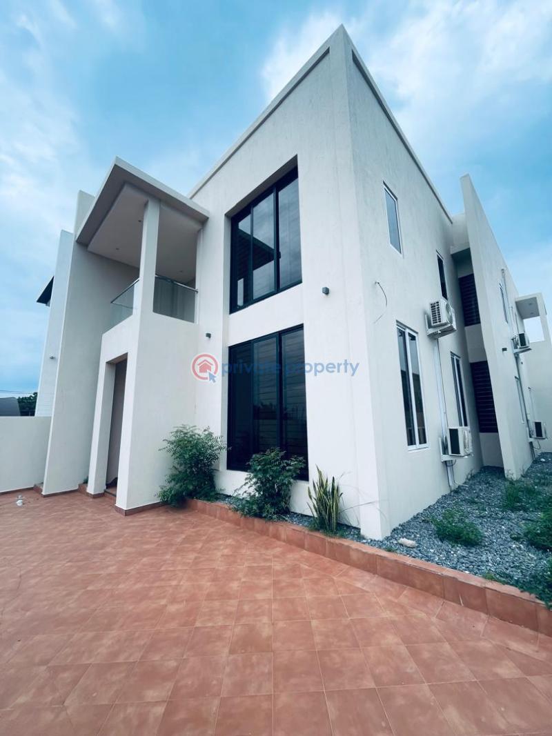 4 bedroom Detached Duplex For Sale Lakeside Estates. Adenta Municipal Accra - 3