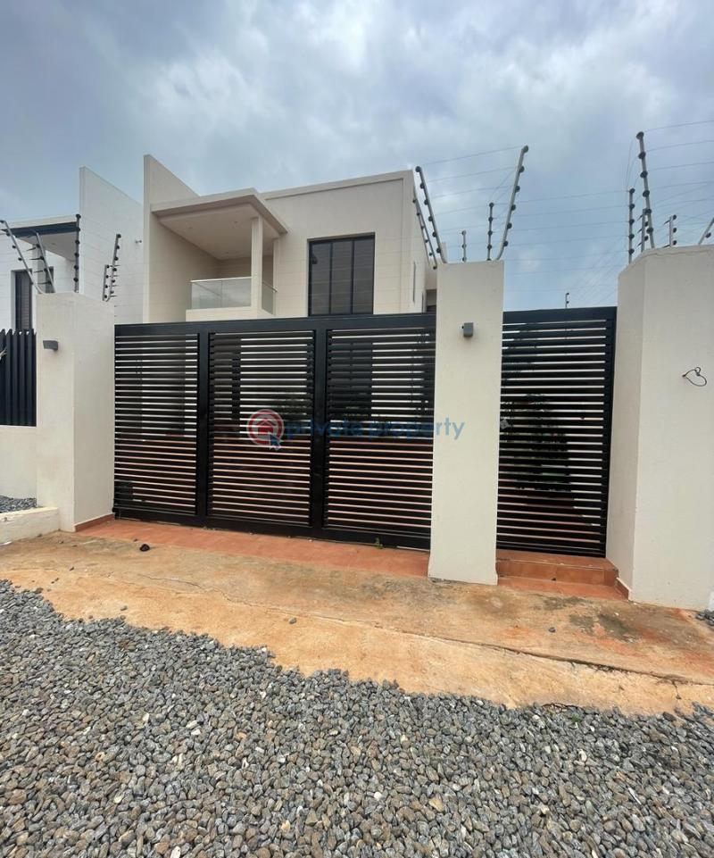 4 bedroom Detached Duplex For Sale Lakeside Estates. Adenta Municipal Accra - 2