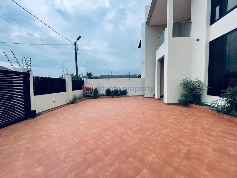 4 bedroom Detached Duplex For Sale Lakeside Estates. Adenta Municipal Accra - 4