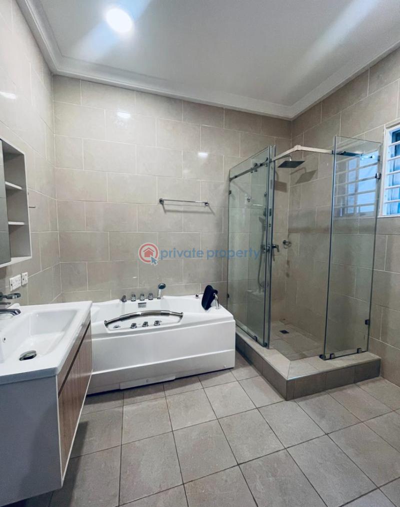 4 bedroom Detached Duplex For Sale Lakeside Estates. Adenta Municipal Accra - 12