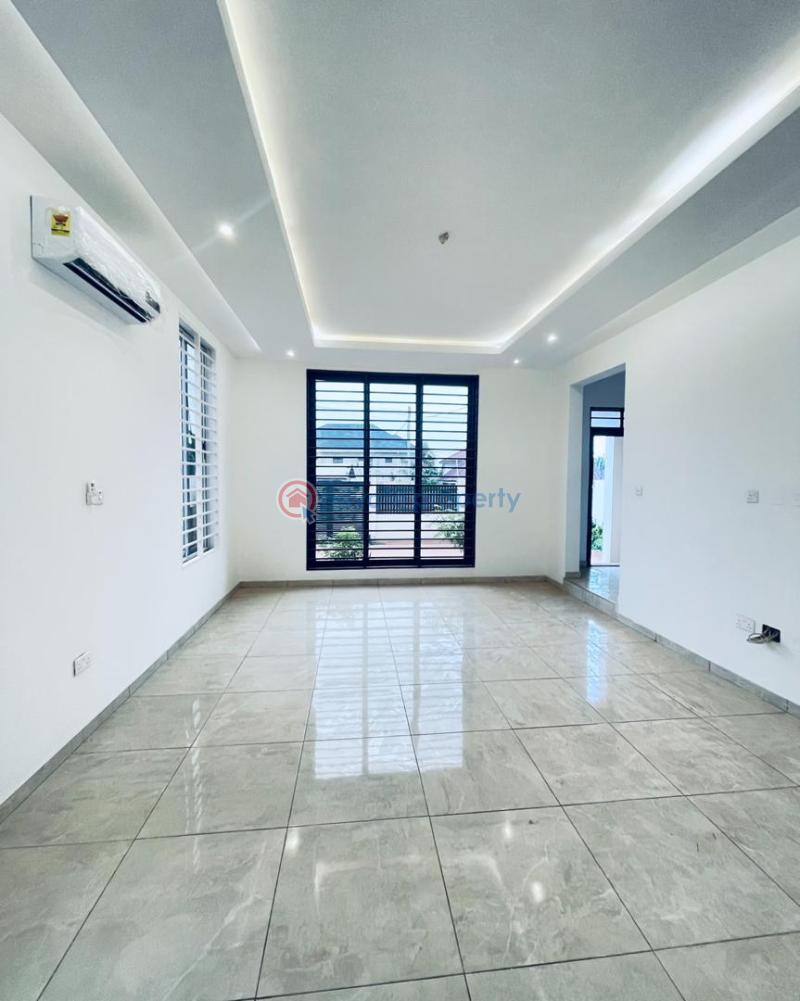 4 bedroom Detached Duplex For Sale Lakeside Estates. Adenta Municipal Accra - 10
