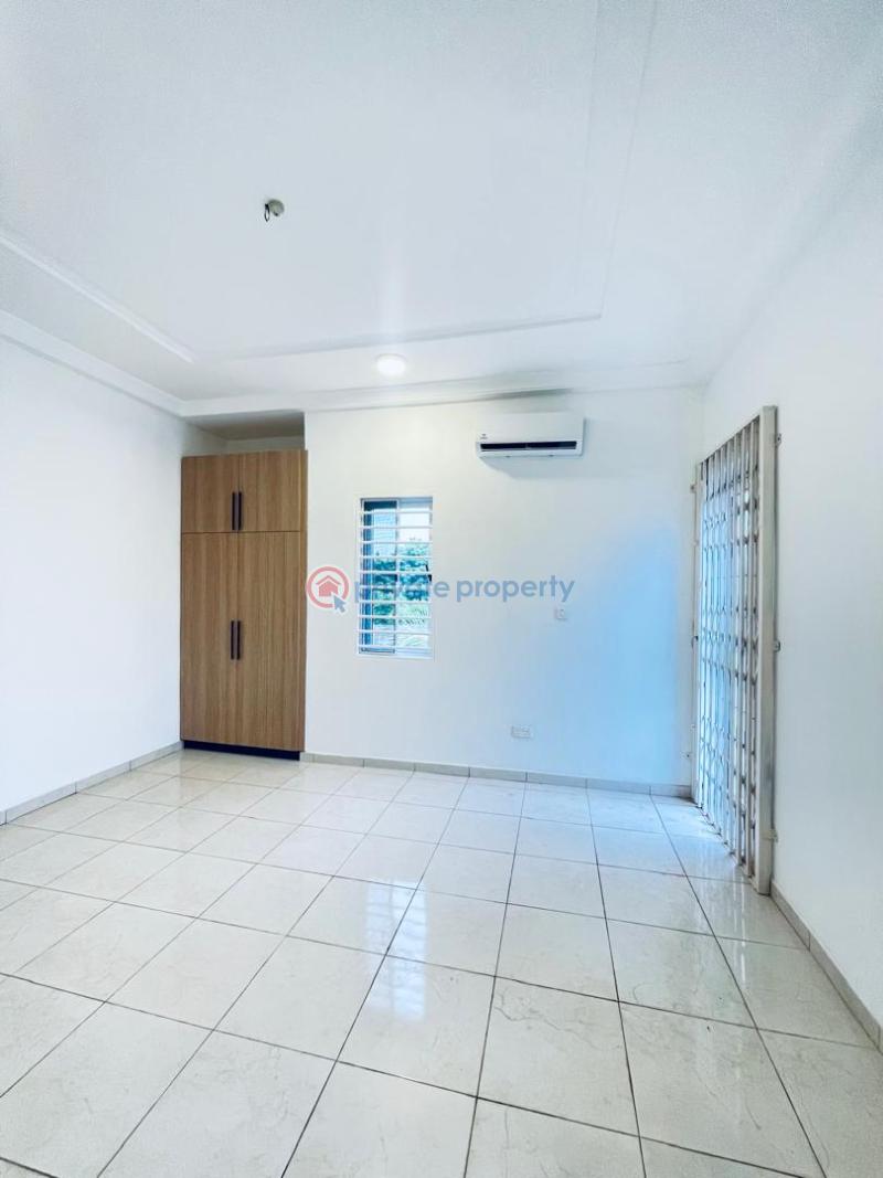 4 bedroom Detached Duplex For Sale Lakeside Estates. Adenta Municipal Accra - 19