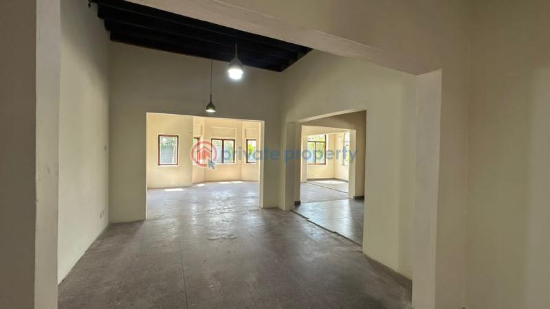4 bedroom Restaurant / Bar For Rent Osu Papaye Osu Road Accra - 10