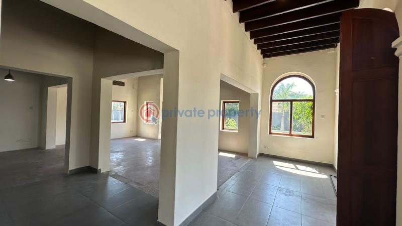 4 bedroom Restaurant / Bar For Rent Osu Papaye Osu Road Accra - 6