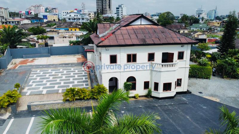 4 bedroom Restaurant / Bar For Rent Osu Papaye Osu Road Accra - 2