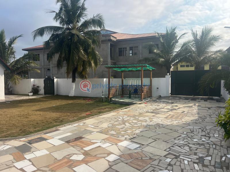 4 bedroom House For Sale Brigade Nungua East Accra - 1