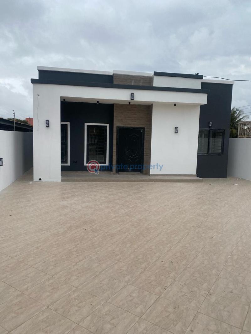 3 bedroom Detached Bungalow For Sale Community 16 Not Far From Gt Ban Spintex Accra - 8