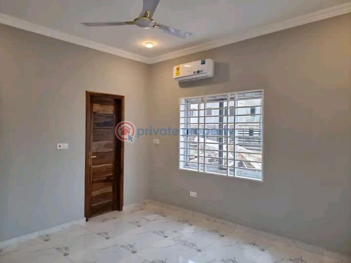 4 bedroom House For Sale Community 25 Tema Accra - 6