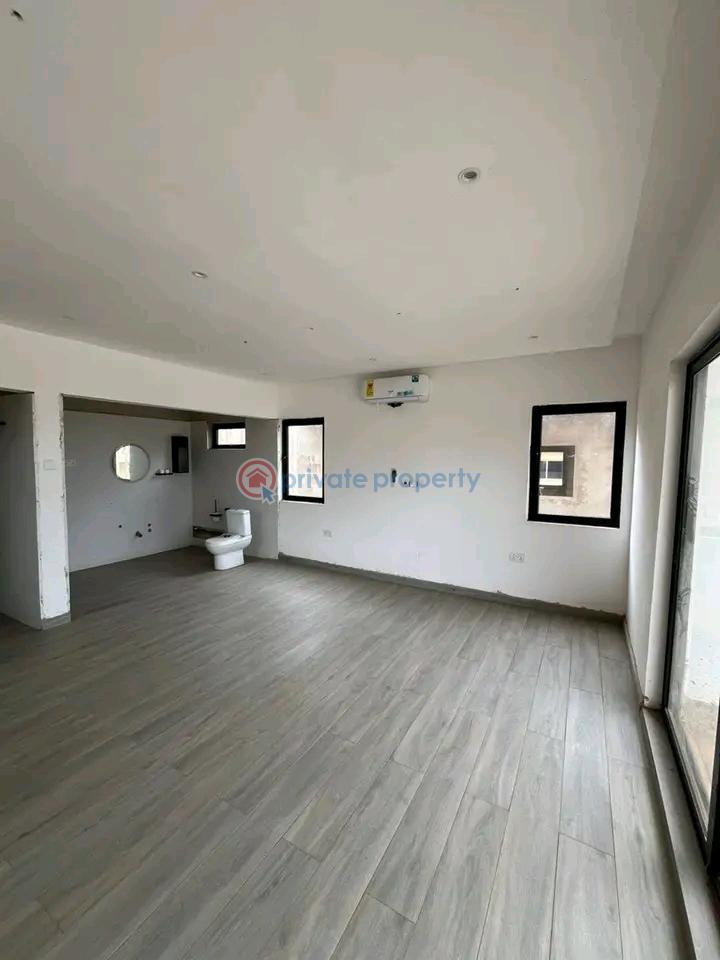 4 bedroom House For Sale Community 25 Tema Accra - 4