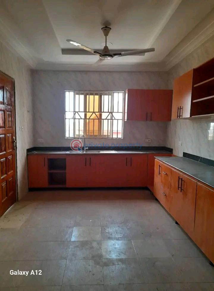 3 bedroom Apartment For Rent East Airport Airport Residential Area Accra - 4