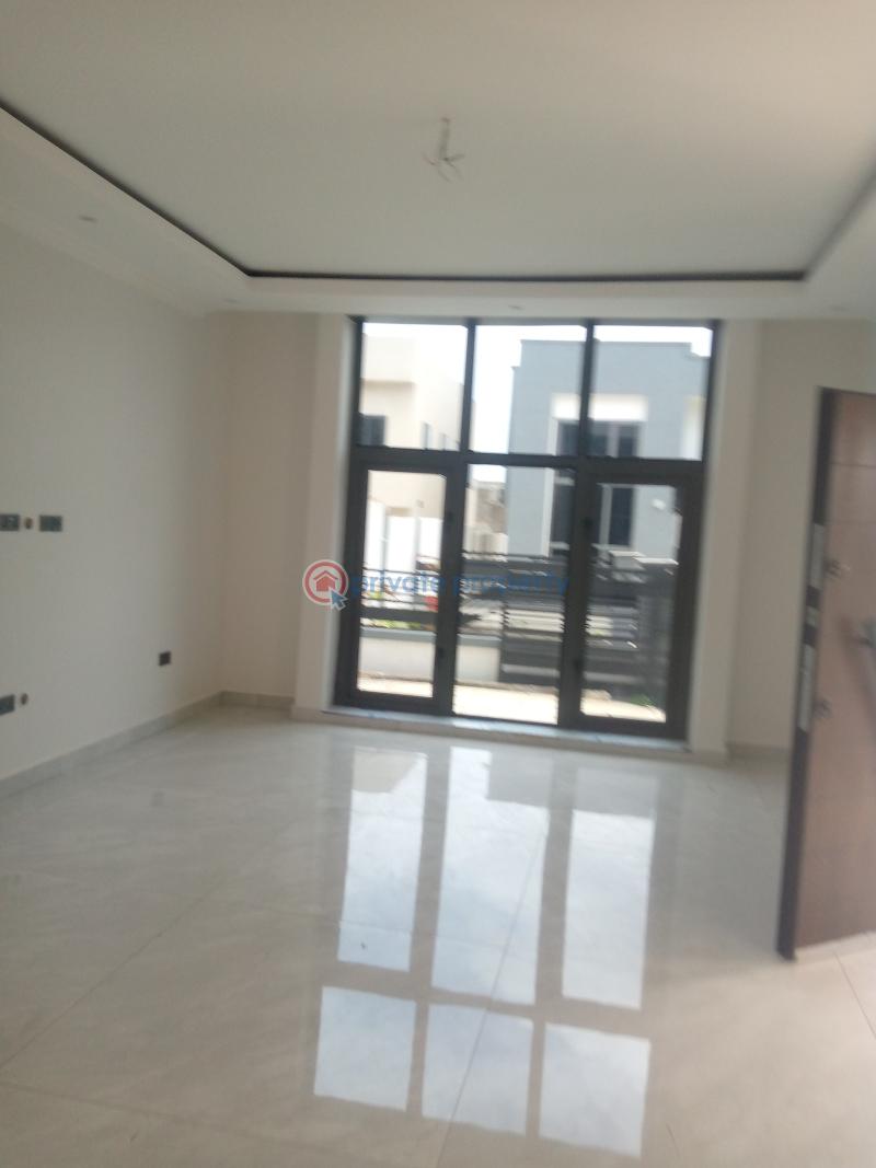 3 bedroom Townhouse For Sale East Airport Airport Residential Area Accra - 1