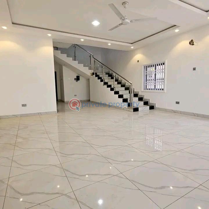 4 bedroom House For Sale Achimota Accra - 3
