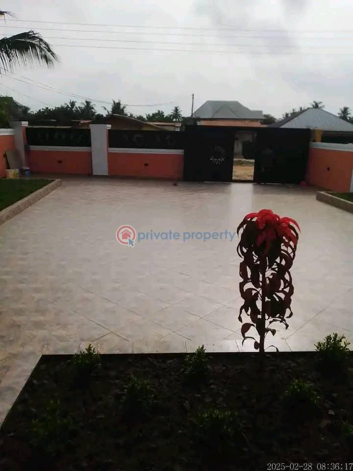 4 bedroom House For Sale Achimota Accra - 5