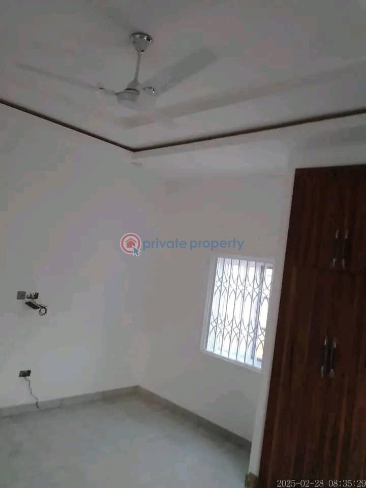 4 bedroom House For Sale Achimota Accra - 7