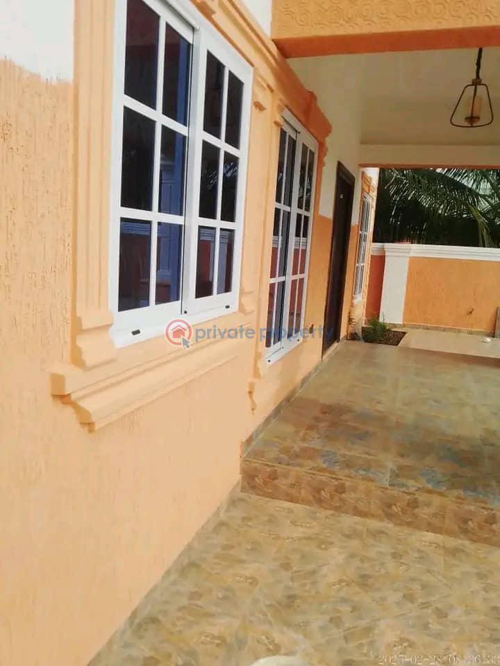 4 bedroom House For Sale Achimota Accra - 9