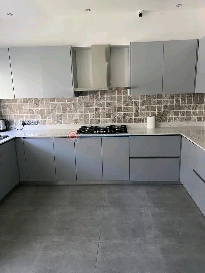 4 bedroom Townhouse For Rent Cantonments Accra - 12