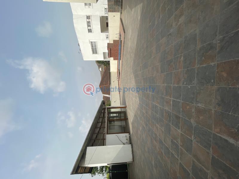 4 bedroom Detached Duplex For Sale Near A & C Mall Accra East Legon  - 7