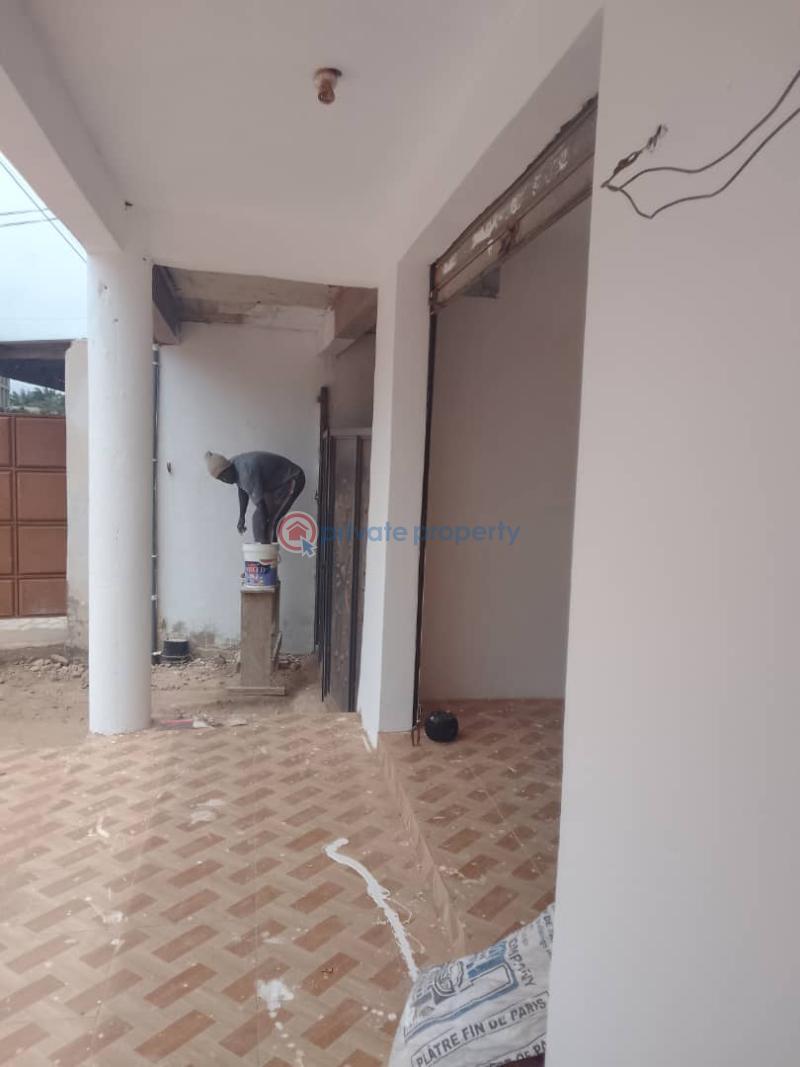 1 bedroom Shop For Rent Rasta Bushroad Police Statoin Teshie-Nungua Estates Accra - 3