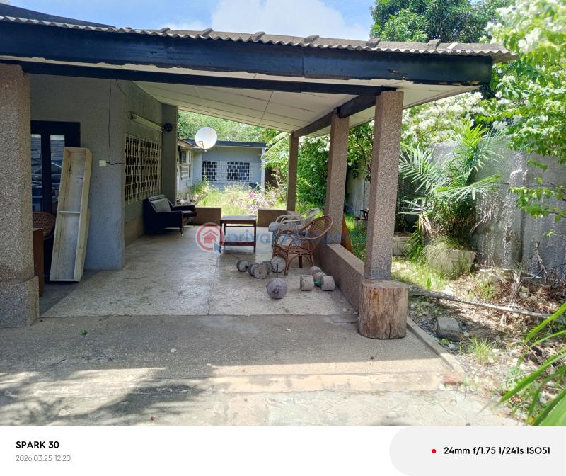 Commercial Land For Sale The Browns Realtor ,osu Nyaneba Estate Osu Road Accra - 1