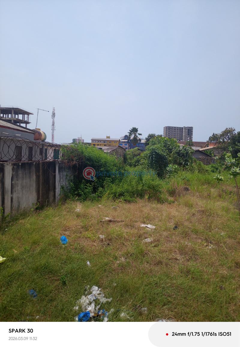 Commercial Land For Sale The Browns Realtor ,osu Oxford Street Osu Road Accra - 0