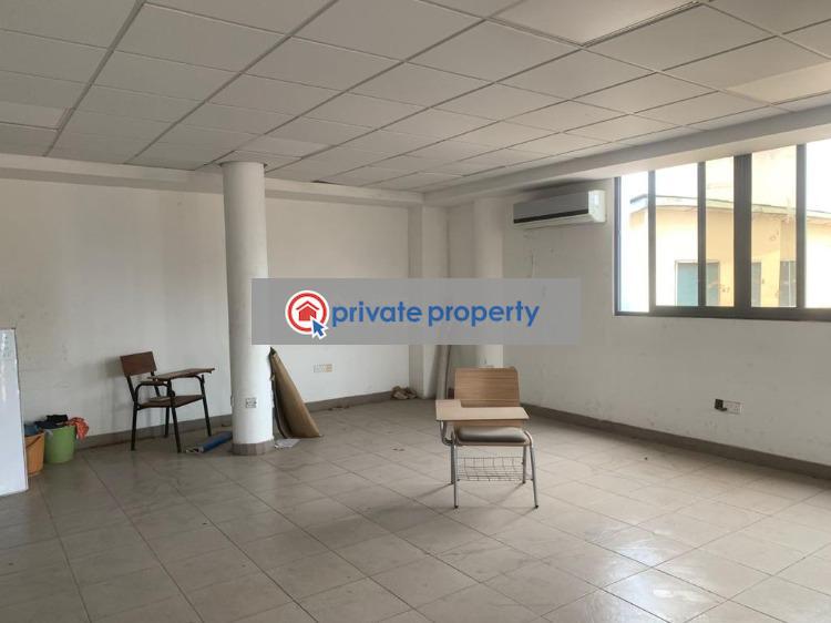 Plaza / Complex / Mall For Rent Asylum Down Accra (PID 3PABZY