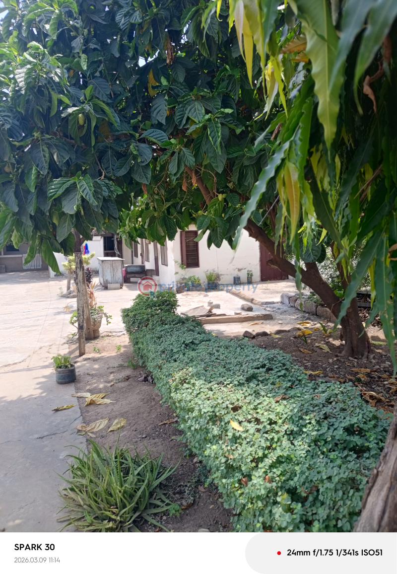 Commercial Land For Sale The Browns Realtor ,osu Oxford Street Osu Road Accra - 4