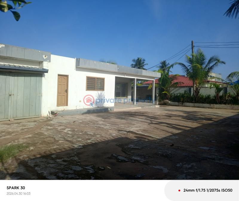 5 bedroom Commercial Property For Sale The Browns Realtor ,osu Oxford Street Osu Road Accra - 3