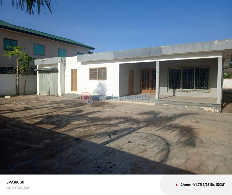 5 bedroom Commercial Property For Sale The Browns Realtor ,osu Oxford Street Osu Road Accra - 7