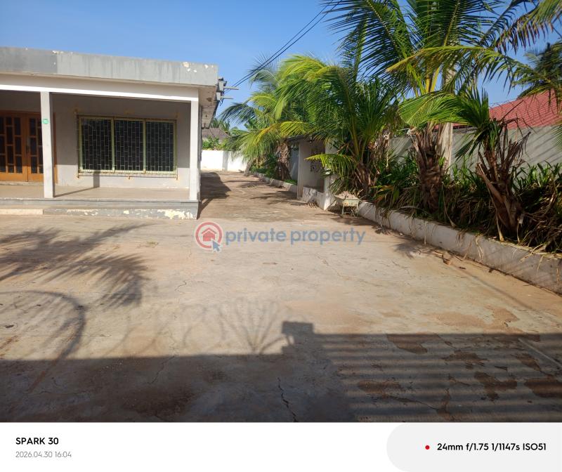 5 bedroom Commercial Property For Sale The Browns Realtor ,osu Oxford Street Osu Road Accra - 6