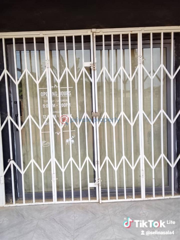 1 bedroom Commercial Property For Rent Tse Addo Goil Filling Statoin Behind The Labadi Trade Fair Center Tse Addo Accra - 5
