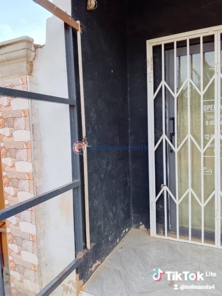1 bedroom Commercial Property For Rent Tse Addo Goil Filling Statoin Behind The Labadi Trade Fair Center Tse Addo Accra - 4
