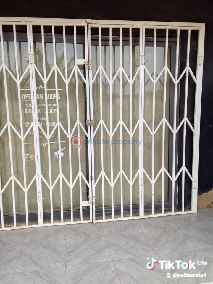 1 bedroom Commercial Property For Rent Tse Addo Goil Filling Statoin Behind The Labadi Trade Fair Center Tse Addo Accra - 6