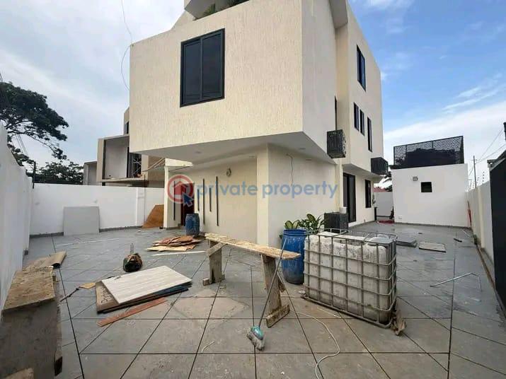 4 bedroom House For Sale North Labone Accra - 1