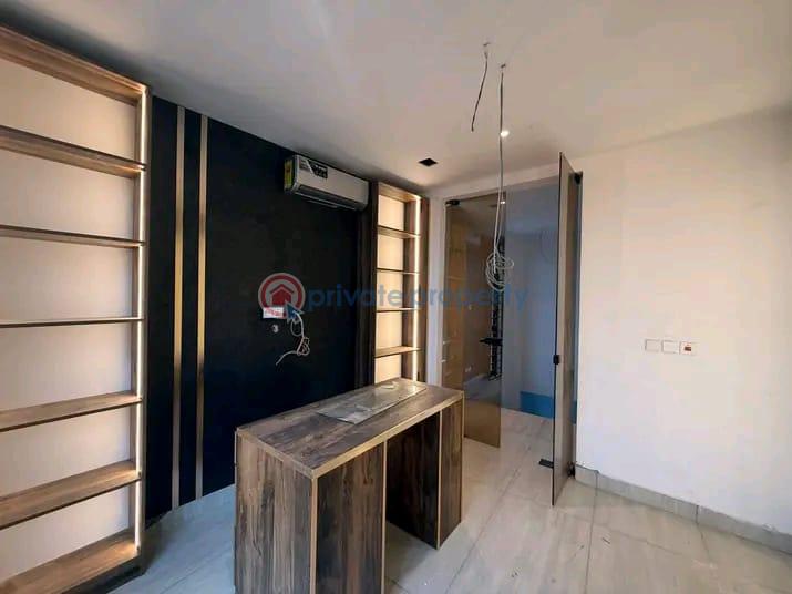 4 bedroom House For Sale North Labone Accra - 9