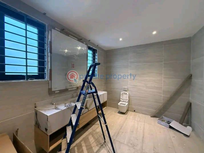 4 bedroom House For Sale North Labone Accra - 7