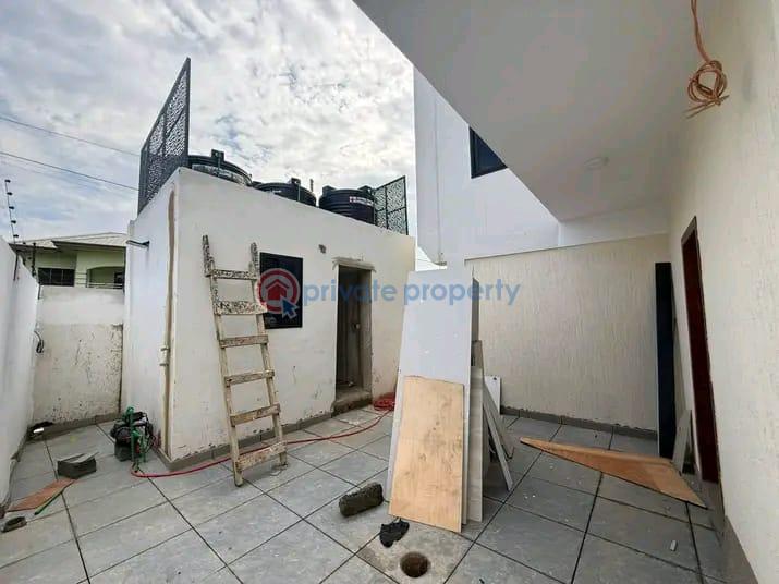 4 bedroom House For Sale North Labone Accra - 2