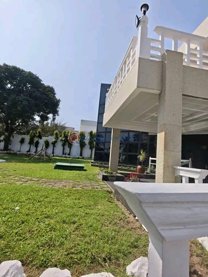5 bedroom House For Sale Airport Residential Area Accra - 2