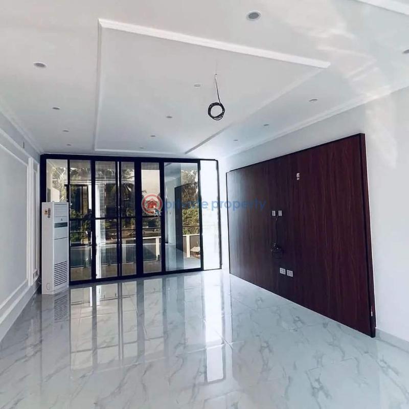 8 bedroom House For Sale Accra Ghana Cantonments  - 6
