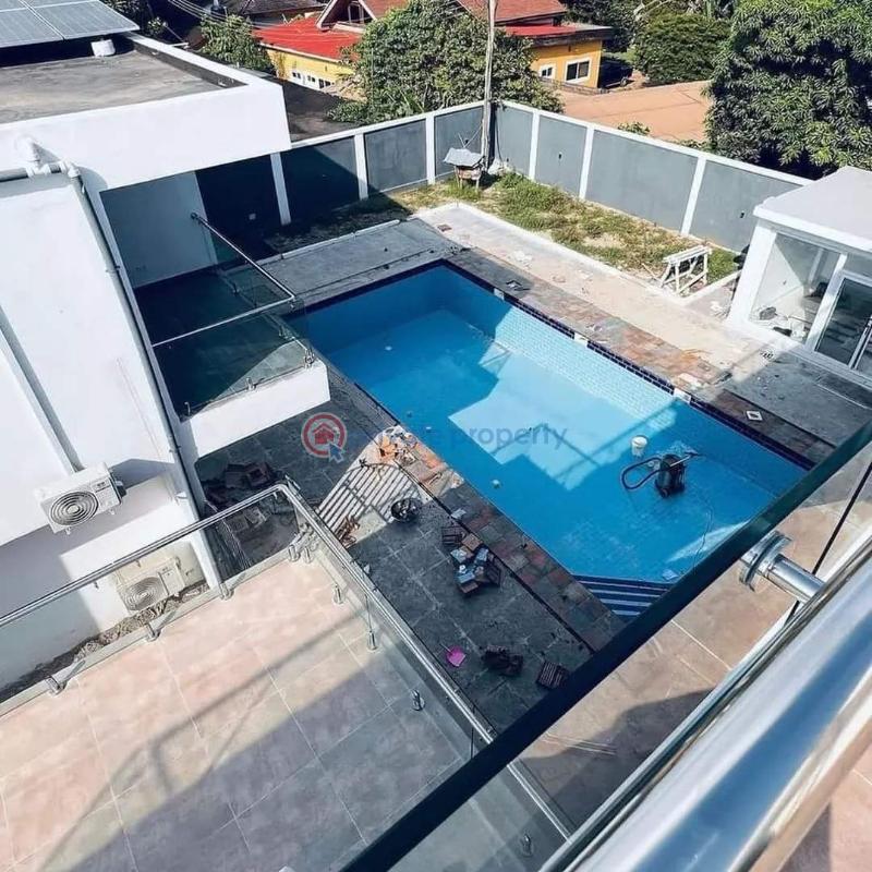 8 bedroom House For Sale Accra Ghana Cantonments  - 3