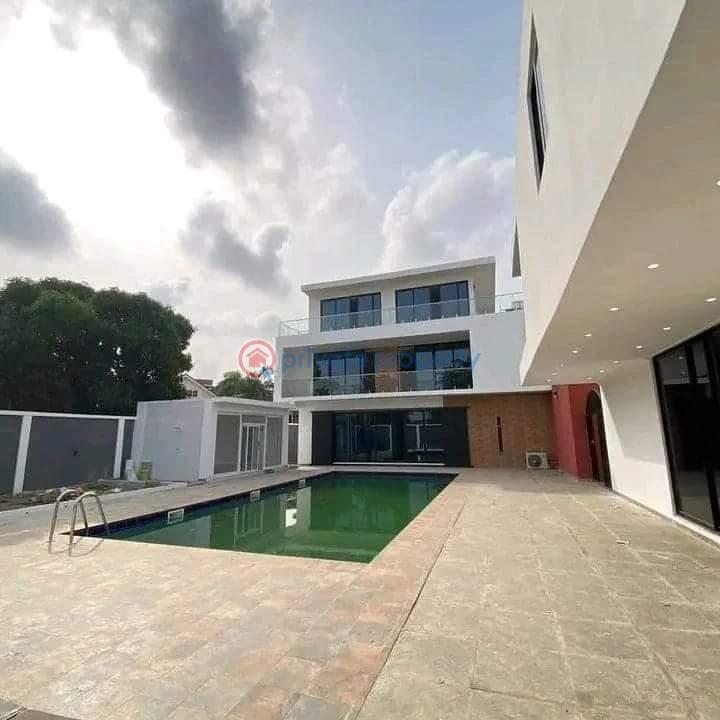 8 bedroom House For Sale Accra Ghana Cantonments  - 2