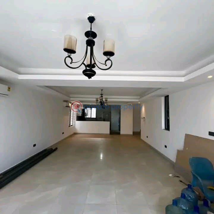 5 bedroom Townhouse For Sale East Airport Airport Residential Area Accra - 7