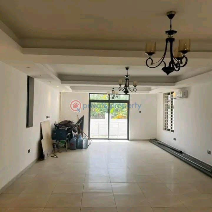 5 bedroom Townhouse For Sale East Airport Airport Residential Area Accra - 8