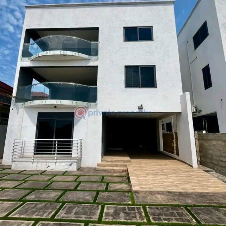 5 bedroom Townhouse For Sale East Airport Airport Residential Area Accra - 0