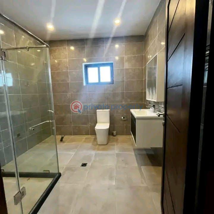 5 bedroom Townhouse For Sale East Airport Airport Residential Area Accra - 5