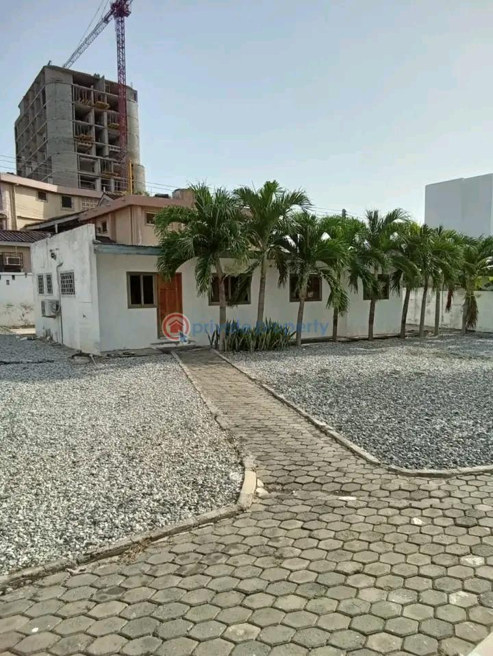 6 bedroom House For Rent Airport Residential Area Accra - 1